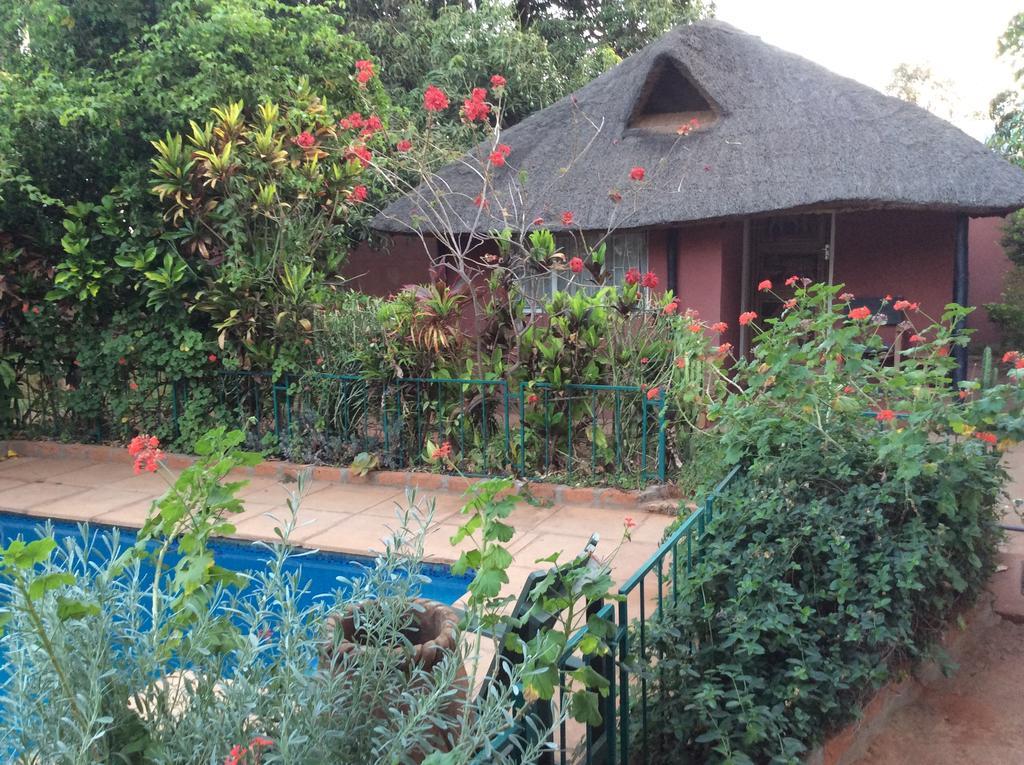 Tabonina Guesthouse Livingstone Buitenkant foto