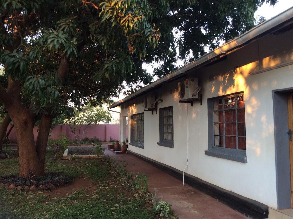 Tabonina Guesthouse Livingstone Buitenkant foto
